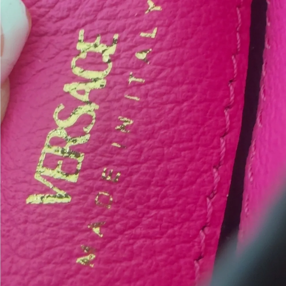 VERSAGE Leather Card Holder - Picture 4 of 6